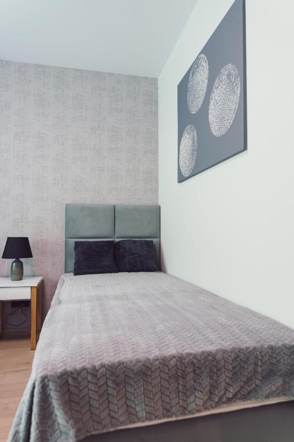 Nice River - Mazuria Apartamenty オストルダ エクステリア 写真