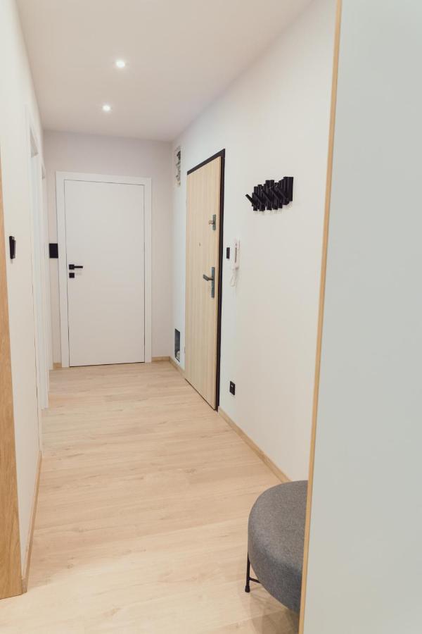 Nice River - Mazuria Apartamenty オストルダ エクステリア 写真